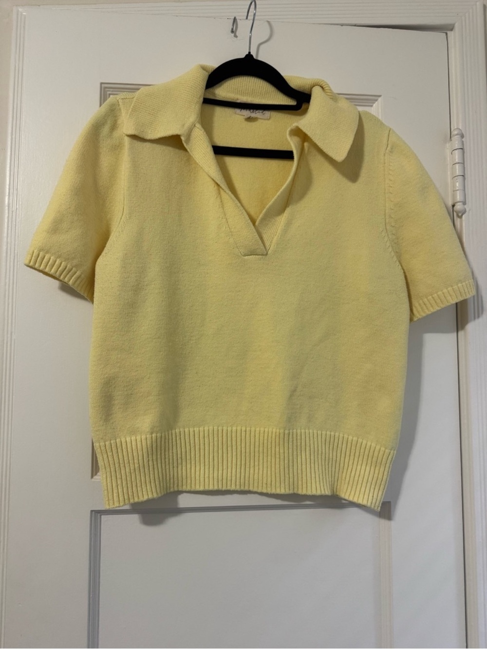 Marled Soft Yellow V-Neck Short Sleeve Sweater